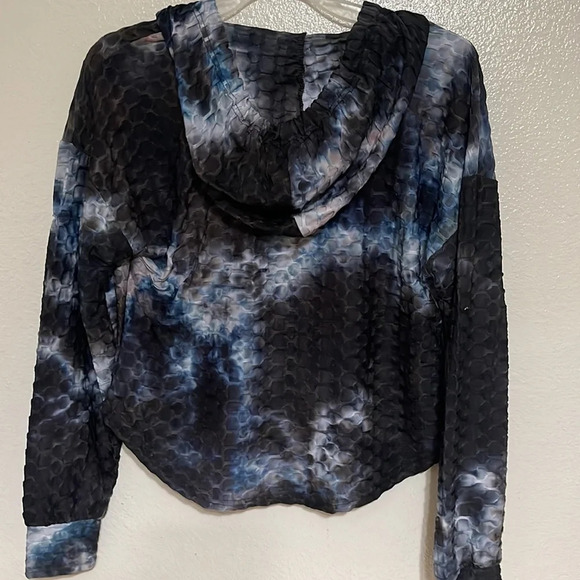 No Boundaries Super Stretch & Soft Honeycomb Hoodie Size M tie dye - Picture 7 of 10